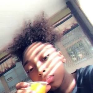 Meet your Posher, Valerie